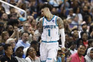 克尼佩尔：我三球小桥都是非常无私的球员 和他们打球很轻松