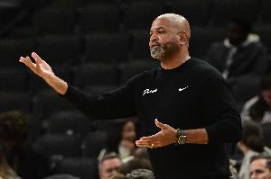 比克斯塔夫：我们球队具备韧性 队里没有会轻易认输放弃的人