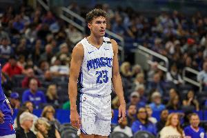 替补火力！席尔瓦11投5中&罚球6中6 得到19分3板1助3断