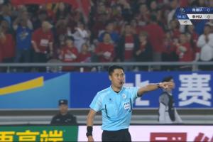 进点球大战！苏超决赛-90分钟南通队0-0泰州队 范厚泰失单刀