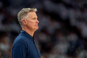 科尔：输雄鹿球队表现不够犀利 面对密集赛程为球员感到骄傲