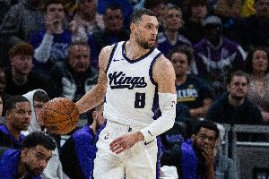 关键切球确保胜利！拉文17中8&6记三分砍下31分4板2助1断