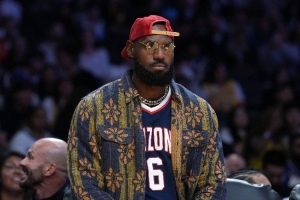 徐静雨：我是铁杆詹密 他角色球员化了&再领顶薪在哪儿都无法夺冠