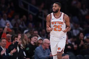 哈特：大桥在打自己节奏篮球不被其他事干扰 专注做自己