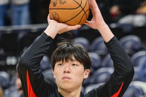 斯普利特谈杨瀚森被下放：他很明白自己的处境 能出点汗总是好事