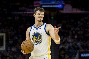 保持下去！波斯特攻防都不错 三分6中4贡献14分6板3助2帽