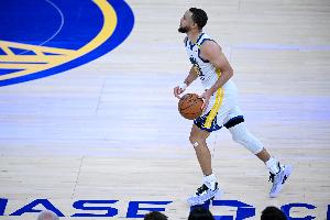 库里：我有球无球都能打 作为控球手你的天性本是自己掌控节奏