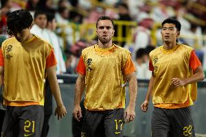 国足1年多无正式比赛！邵佳一执教国足，2027年初将参加亚洲杯